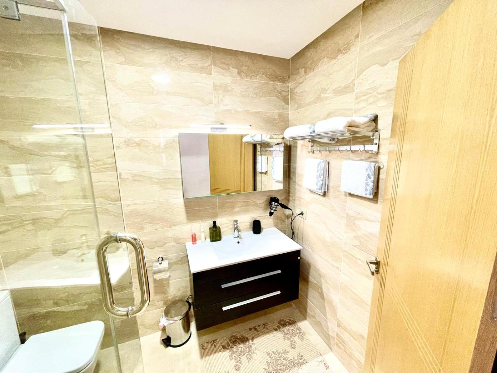 Modern Elegance With Sea Views In Central Tangier - Steps To Beach, Train And Attractions! Bagian luar foto